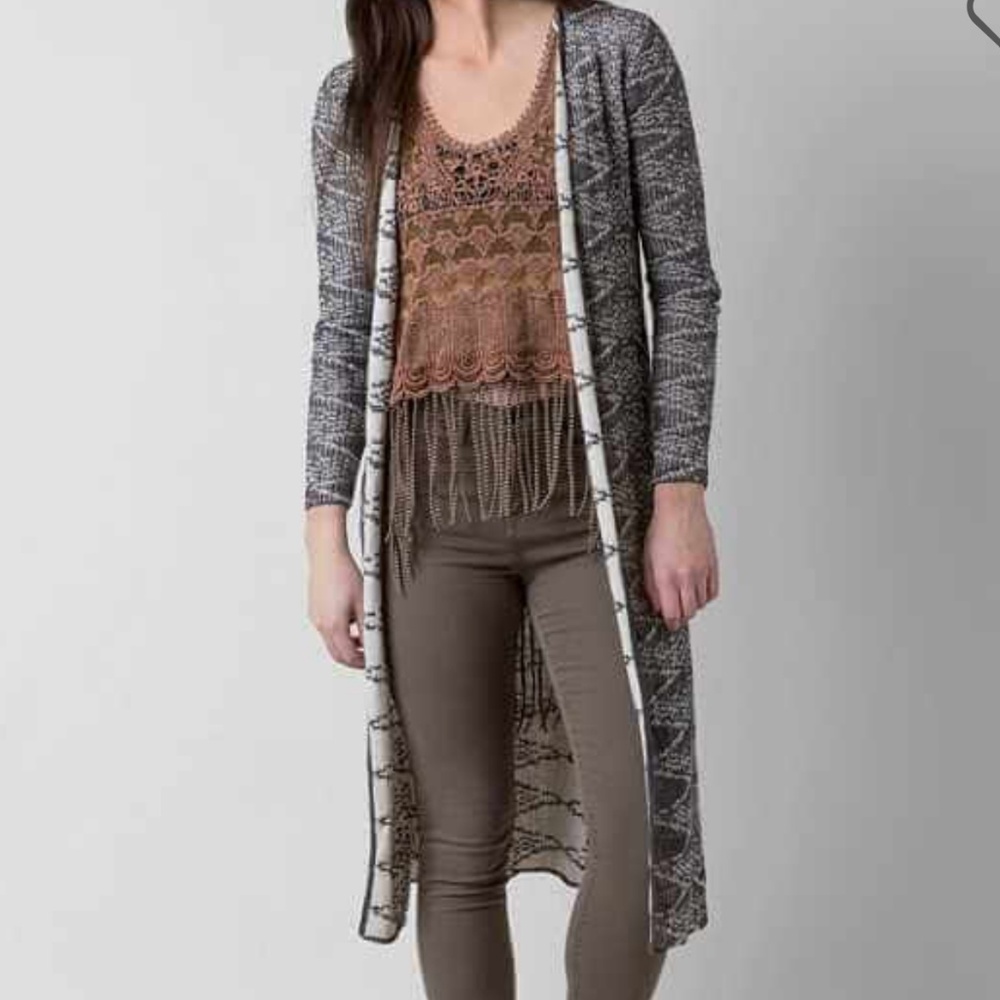 ๐SALE๐๐ Reversible Diamond Design Cardigan - Picture 5 of 6